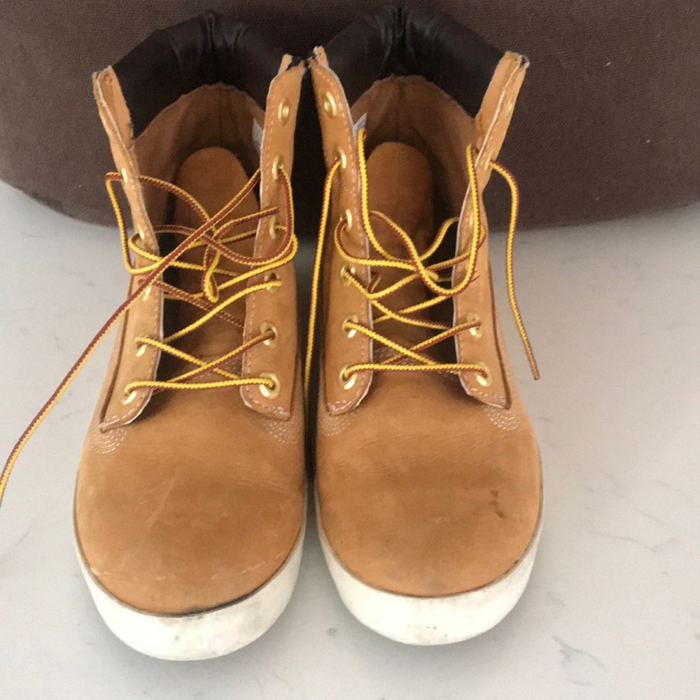 Women’s timberland hightop lace ups